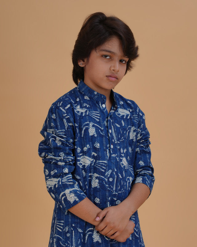Boys Blue Indigo Vegetable Dye Bird Print Cotton Kurta Pajama Set - view 6 | NEW AGE CLOTHING