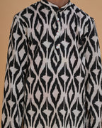 Boys Black White Ikat Style Print Cotton Kurta Pajama Set - view 5 | NEW AGE CLOTHING