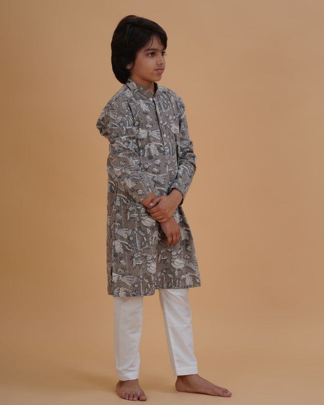 Boys Grey Vegetable Dye Bird Print Cotton Kurta Pajama Set - view 3 | NEW AGE CLOTHING