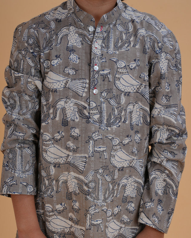 Boys Grey Vegetable Dye Bird Print Cotton Kurta Pajama Set - view 5 | NEW AGE CLOTHING