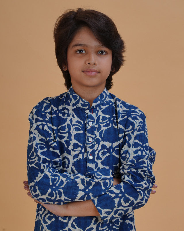 Boys Blue Indigo Vegetable Dye Solid Cotton Kurta Pajama Set - view 5 | NEW AGE CLOTHING