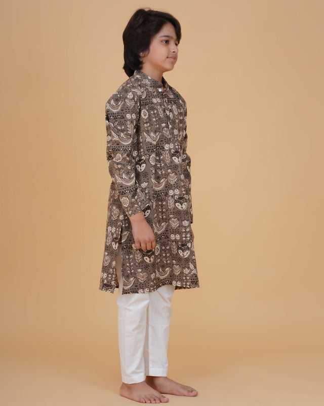 Boys Brown Vegetable Dye Small Motifs Print Cotton Kurta Pajama Set - view 2 | NEW AGE CLOTHING