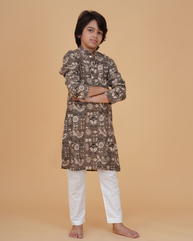 Boys Brown Vegetable Dye Small Motifs Print Cotton Kurta Pajama Set - view 3 | NEW AGE CLOTHING