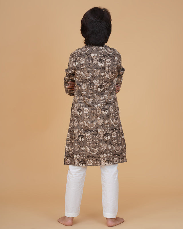 Boys Brown Vegetable Dye Small Motifs Print Cotton Kurta Pajama Set - view 4 | NEW AGE CLOTHING