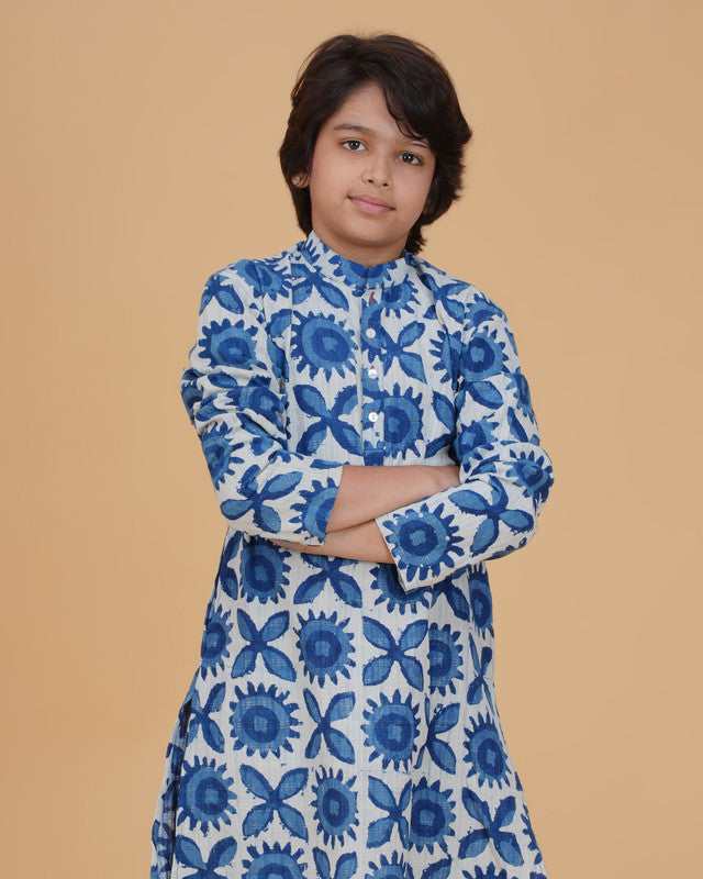 Boys Blue White Indigo Vegetable Dye Print Cotton Kurta Pajama Set - view 5 | NEW AGE CLOTHING